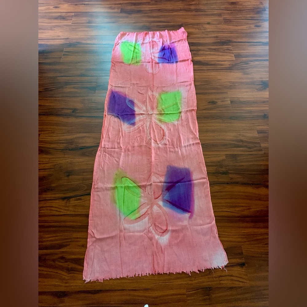 Beautiful & Unique Scarf. Can be worn in so many ways. Spring & Summer Colors. - Picture 7 of 7